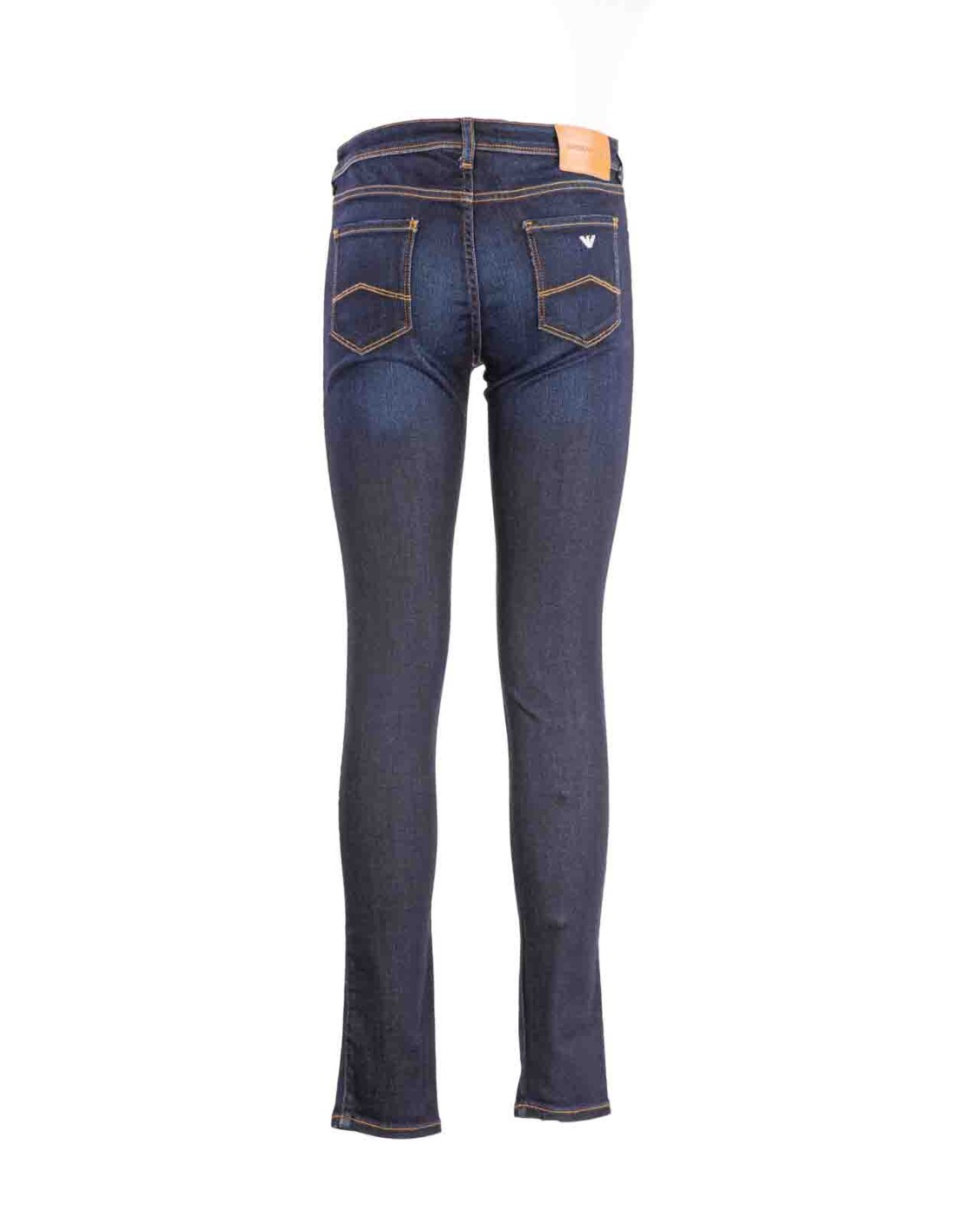 shop EMPORIO ARMANI Saldi Jeans: Emporio Armani jeans J18 skinny leg in denim viscosa.
Composizione 43% Viscosa 33% Cotone 17% Lyocell 5% Poliestere 2% Elastan.
Denim.
Effetto delave.
Brand logo.
Tinta unita.
Lavaggio scuro.
Vita normale.
Cinque tasche.
Zip.
Fabbricato in Tunisia.. 8N2J28 2DL3Z-0941 number 534470